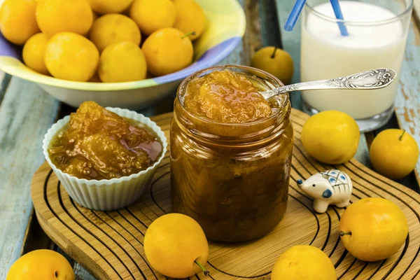 Compota de fruta, ameixa — Fotografia de Stock