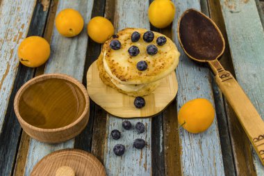 Yabanmersinli süzme peynirli krep.