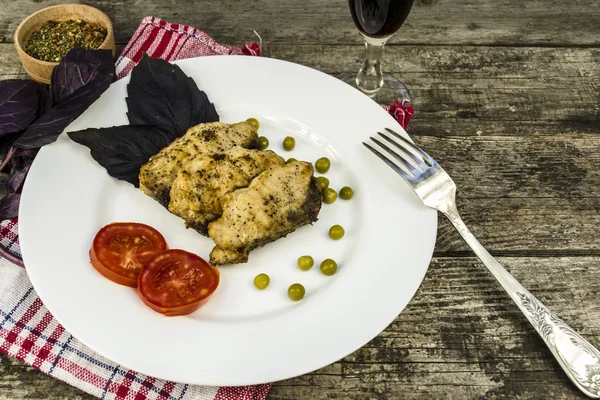 Fried fish and basil — Stock Photo, Image