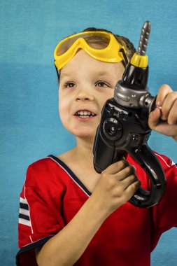 Çocuk inşaat araçları çalış