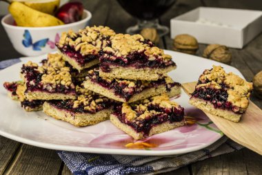 Böğürtlenli reçel ile pasta