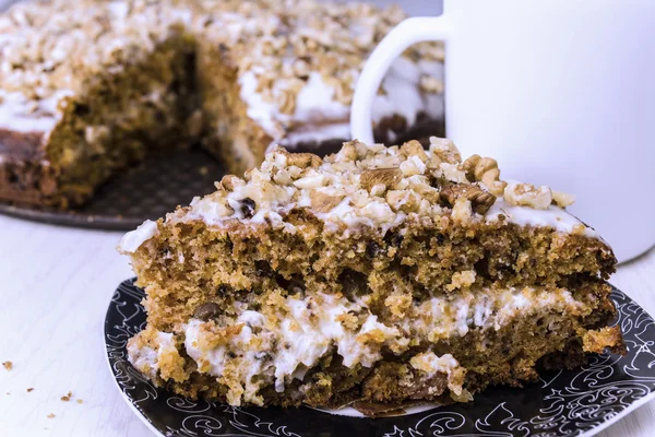 Ein Stück Karottenkuchen — Stockfoto