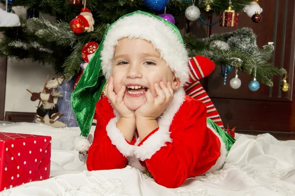 Kleine jongen verkleed als een gnome — Stockfoto