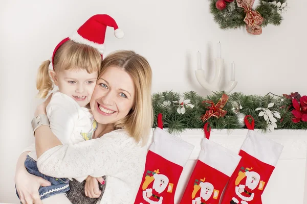 Moeder en dochter in het nieuwe jaar — Stockfoto