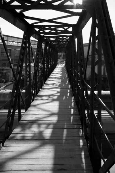 Old City Pedestrian Metal Bridge Abstraction Architecture — Stock Photo, Image