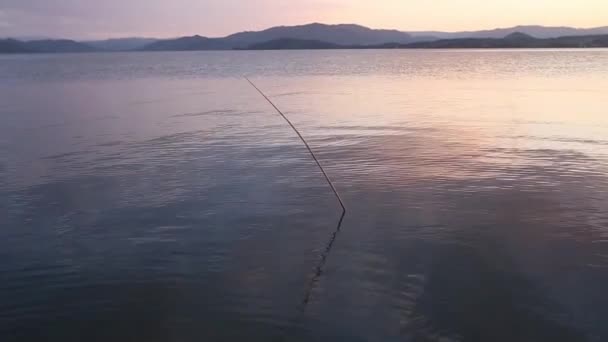 Salida del sol en el lago, salida del sol sobre el río — Vídeos de Stock