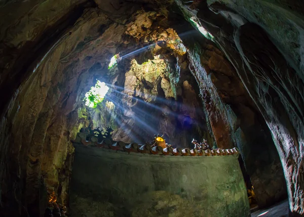 Pavilhão real na caverna Phraya Nakhon, Prachuap Khiri Khan, Tailândia — Fotografia de Stock