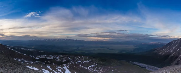 Panorama of mountains, arid wild landscape and blue sky — Stock Photo, Image