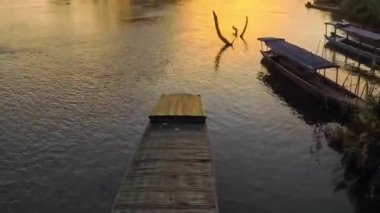 Günbatımı üzerinde Amazon - Rio Napo Ekvator - Timelapse önemli bir kolu