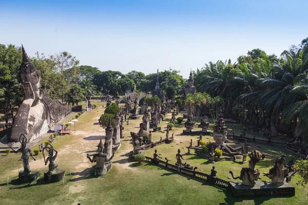 Obří Buddha - bronzová socha na Po Lin klášter. — Stock fotografie