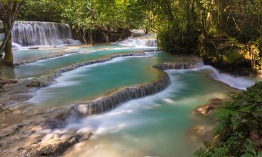 Şelalenin Skradinski Buk basamaklı. Milli Park Krka, Hırvatistan.