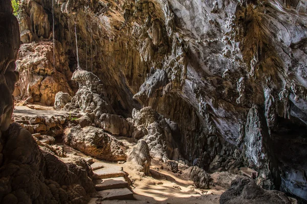 Güneş ışığı Mağarası, khaoluang, il: phetchaburi, thailand. — Stok fotoğraf