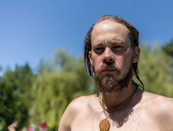 Pessoas em festival de verão étnico — Fotografia de Stock