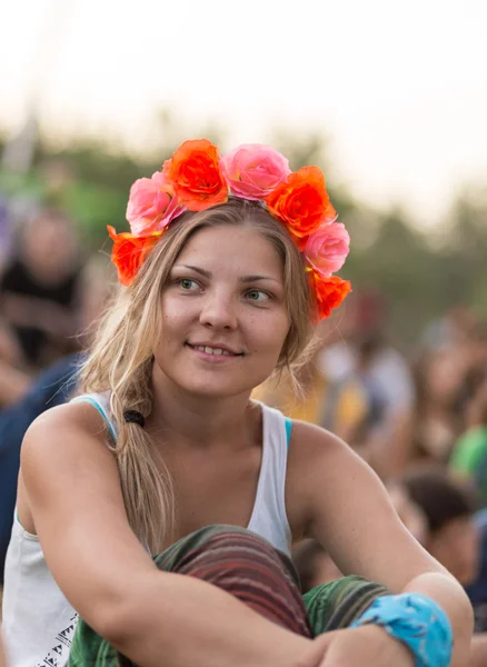 Etnik Festivali kız. parlak renkli ve güzel. — Stok fotoğraf
