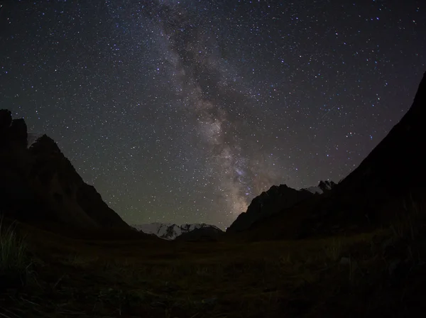 Night camping under the stars Mountains — Stock Photo, Image