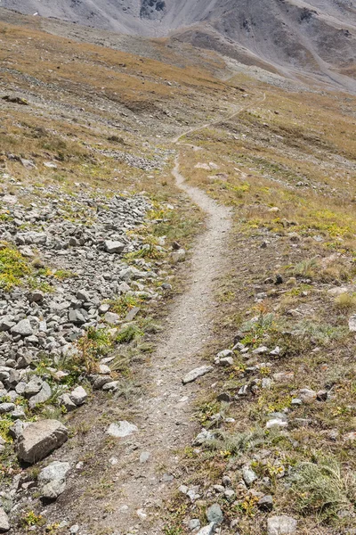 Vackra berg, lång och attraktiva — Stockfoto