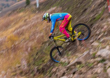 şampiyonluk yokuş aşağı bisiklet