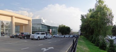 bir bilgisayarda yapılan bir kamu Binası projesidir