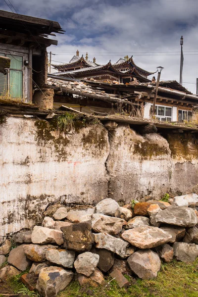 Monastère bouddhiste tibétain en Chine — Photo