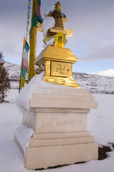 Visiting Chinese Buddhist tample — Stock Photo, Image