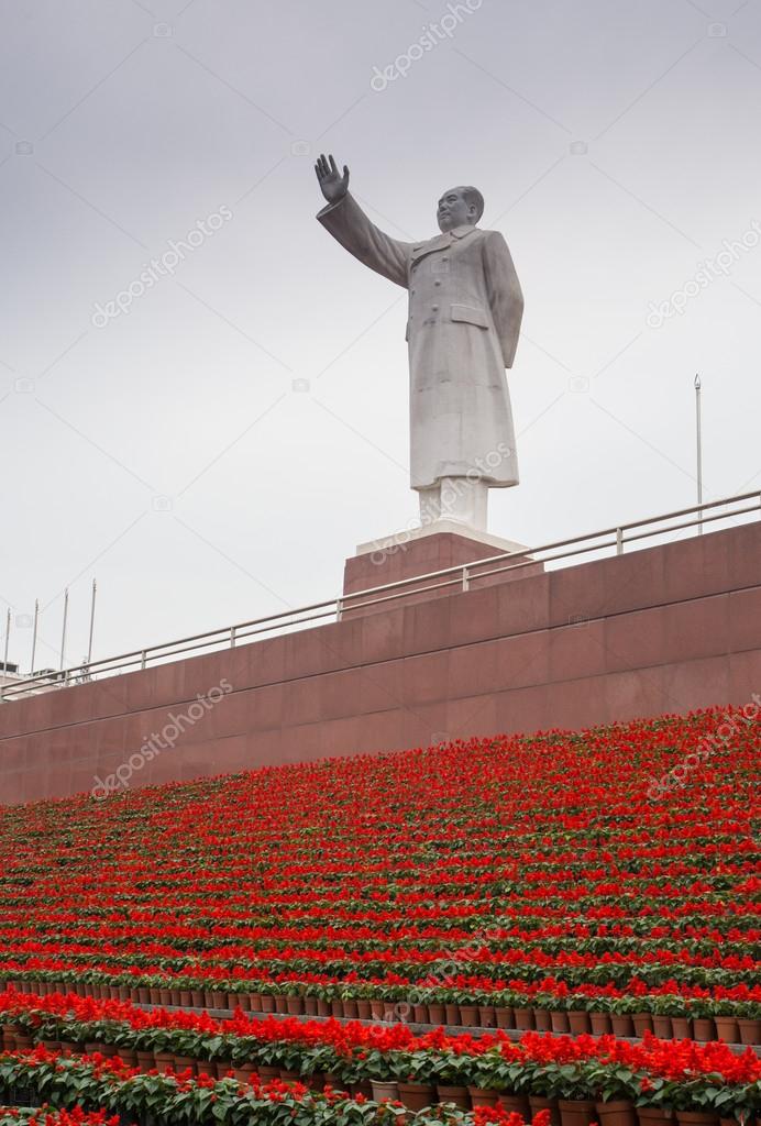 The biggest statue of Mao in China