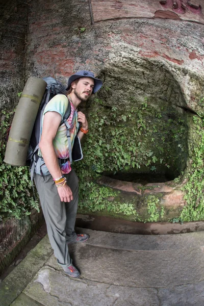 Cueva artificial cerca del monasterio —  Fotos de Stock