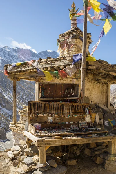 Temple on top of mountain — Stock Photo, Image