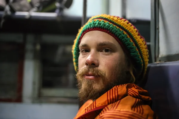 Joven con rastas — Foto de Stock