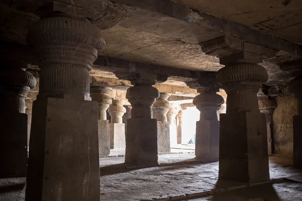 Vergeten ondergrondse tempel — Stockfoto