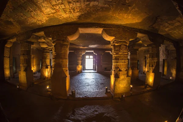 Vergeten ondergrondse tempel — Stockfoto