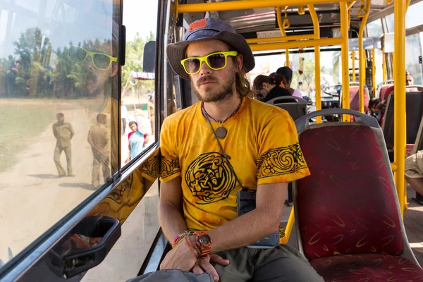 Interior do ônibus com passageiros — Fotografia de Stock