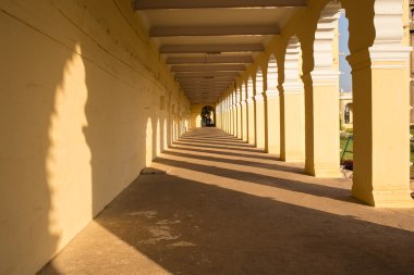 sütun Galerisi. Tonda fotoğraf