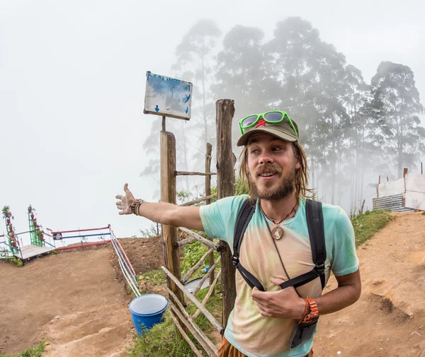 Turistas europeos en las montañas del Tíbet — Foto de Stock