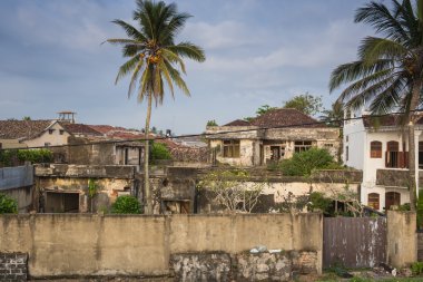 Kentlerinden biri eski binada