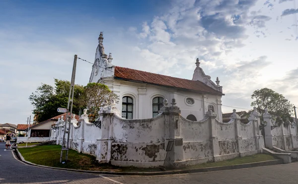 Iglesia de estilo colonial blanco — Foto de Stock