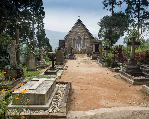 Gotiska kyrkan i connemara berg — Stockfoto