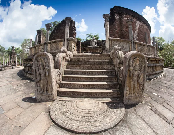 Ancient Vatadage Buddhist stupa in Pollonnaruwa, Sri Lanka — Stock Photo, Image