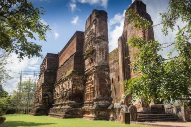 Ancient Vatadage Buddhist stupa in Pollonnaruwa, Sri Lanka clipart