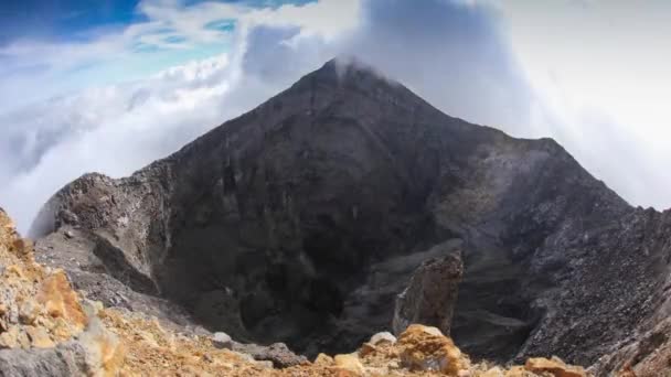 A forma clássica do cone do vulcão de Arenal em Costa Rica . — Vídeo de Stock