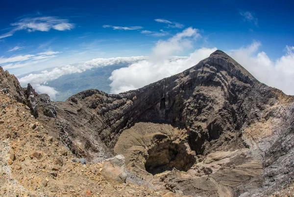 Cratère du volcan Bromo à l'heure du lever du soleil. Indonésie — Photo