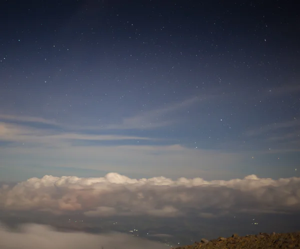 봉우리 가 눈으로 덮여 있는 알프스 의경 치 — 스톡 사진
