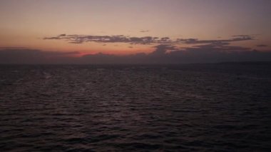 Tay geleneksel ahşap tekne tropikal adalar arasında taşıma