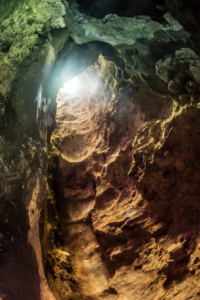 Bela caverna de Lod em Sappong — Fotografia de Stock