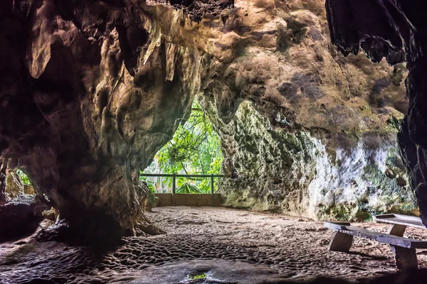 Sappong 美的 Lod 洞穴 — 图库照片