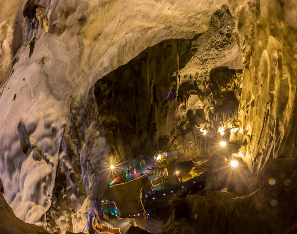 Bela caverna de Lod em Sappong — Fotografia de Stock