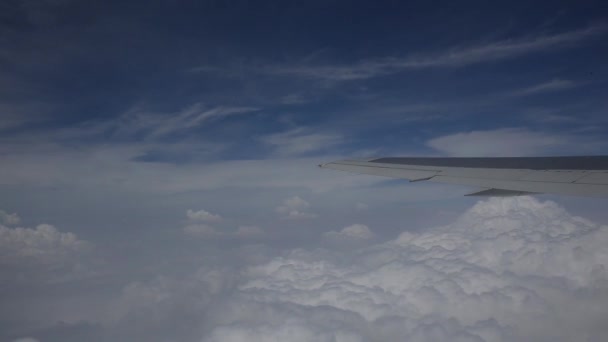 Flug über Wolken, schleifenfähige Animation — Stockvideo