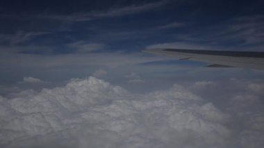 Uçuş bulutlar, döngü-güçlü animasyon üzerinde