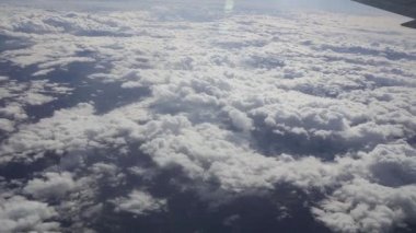 Uçuş bulutlar, döngü-güçlü animasyon üzerinde