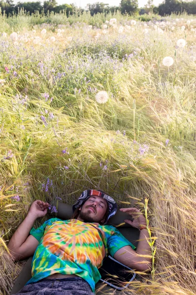 Portrait of a young happy man relaxing — Stock Photo, Image