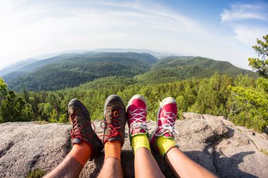 Sunset Mountain açık havada kavramı izlerken Çift